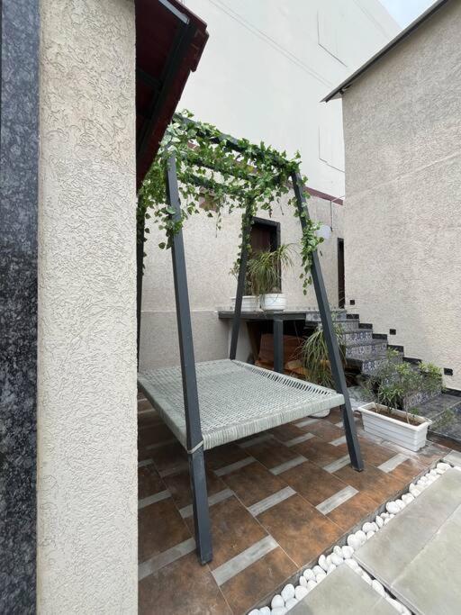 Saiba Outhouse- 4 Bed Room- Pool- Theatre- Partyhall- Garden & Terrace Sitting Area Jaipur Eksteriør bilde