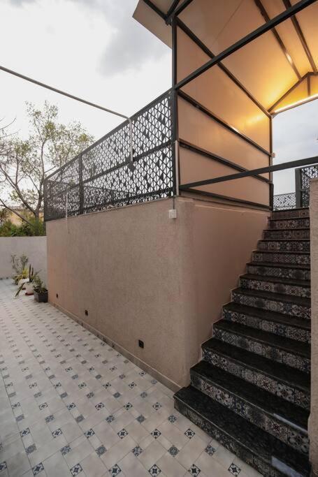 Saiba Outhouse- 4 Bed Room- Pool- Theatre- Partyhall- Garden & Terrace Sitting Area Jaipur Eksteriør bilde