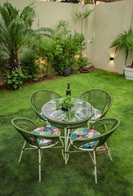 Saiba Outhouse- 4 Bed Room- Pool- Theatre- Partyhall- Garden & Terrace Sitting Area Jaipur Eksteriør bilde