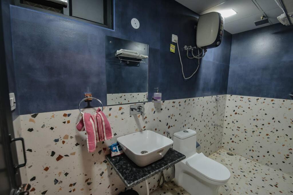 Saiba Outhouse- 4 Bed Room- Pool- Theatre- Partyhall- Garden & Terrace Sitting Area Jaipur Eksteriør bilde