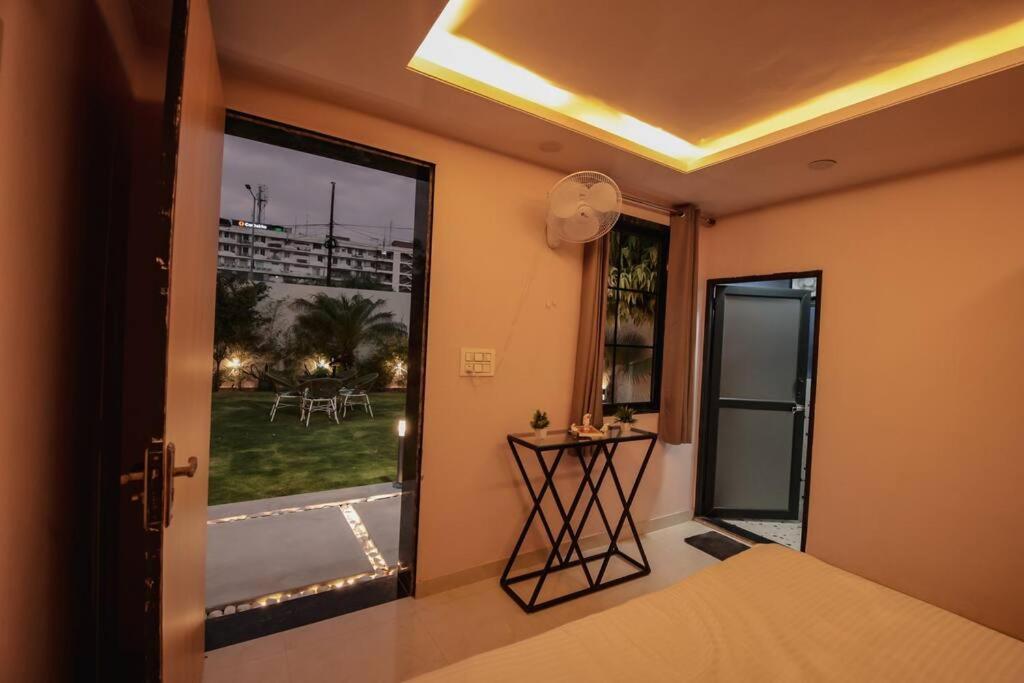 Saiba Outhouse- 4 Bed Room- Pool- Theatre- Partyhall- Garden & Terrace Sitting Area Jaipur Eksteriør bilde