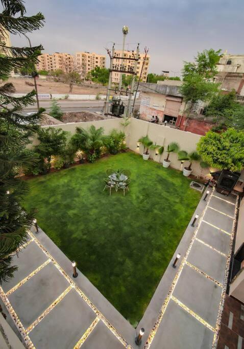 Saiba Outhouse- 4 Bed Room- Pool- Theatre- Partyhall- Garden & Terrace Sitting Area Jaipur Eksteriør bilde