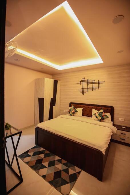 Saiba Outhouse- 4 Bed Room- Pool- Theatre- Partyhall- Garden & Terrace Sitting Area Jaipur Eksteriør bilde