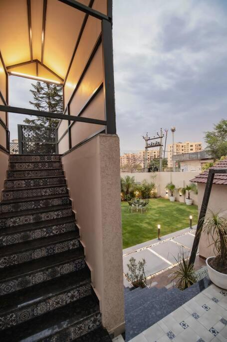 Saiba Outhouse- 4 Bed Room- Pool- Theatre- Partyhall- Garden & Terrace Sitting Area Jaipur Eksteriør bilde